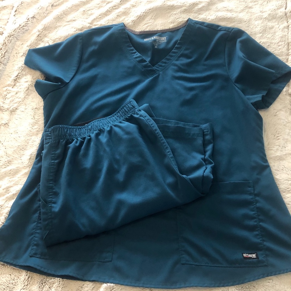 Grey’s Anatomy scrub set